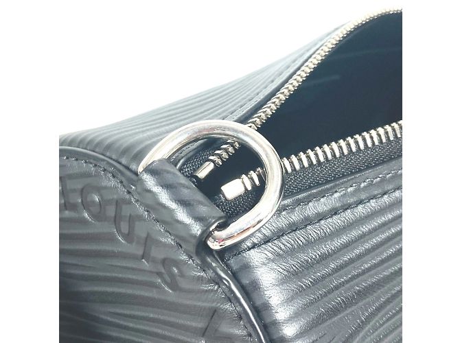 Borsa a tracolla PM Epi XL Soft Polochon Louis Vuitton Nero - vista 15