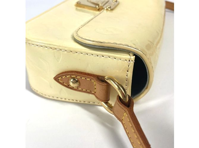 Borsa a tracolla Malibu Street in Monogram Vernis Louis Vuitton Bianco - vista 10