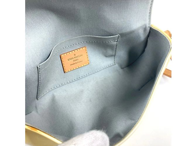 Borsa a tracolla Malibu Street in Monogram Vernis Louis Vuitton Bianco - vista 11