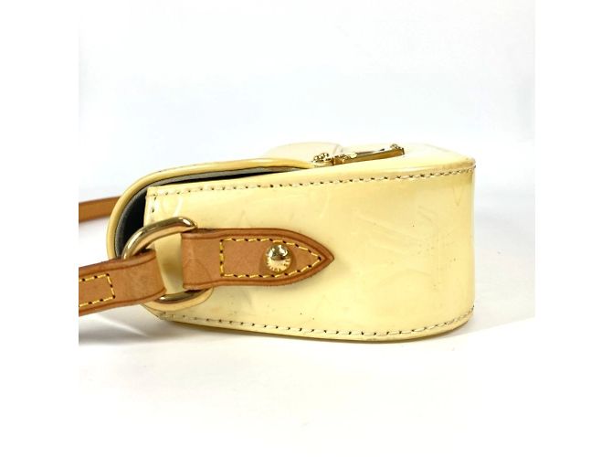 Borsa a tracolla Malibu Street in Monogram Vernis Louis Vuitton Bianco - vista 4