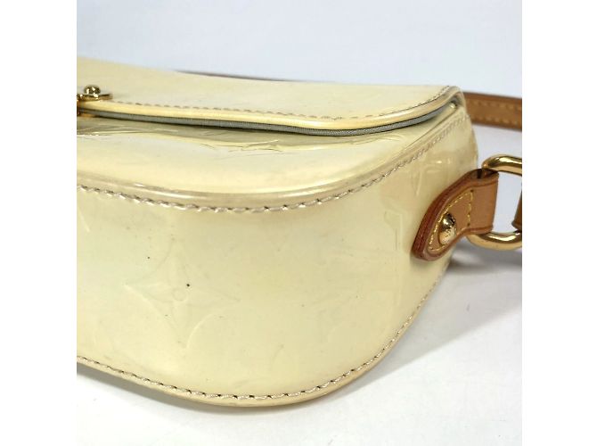Borsa a tracolla Malibu Street in Monogram Vernis Louis Vuitton Bianco - vista 6