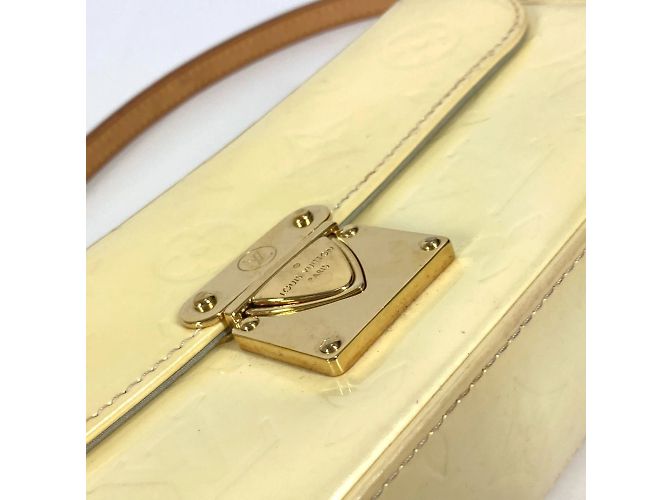 Borsa a tracolla Malibu Street in Monogram Vernis Louis Vuitton Bianco - vista 8