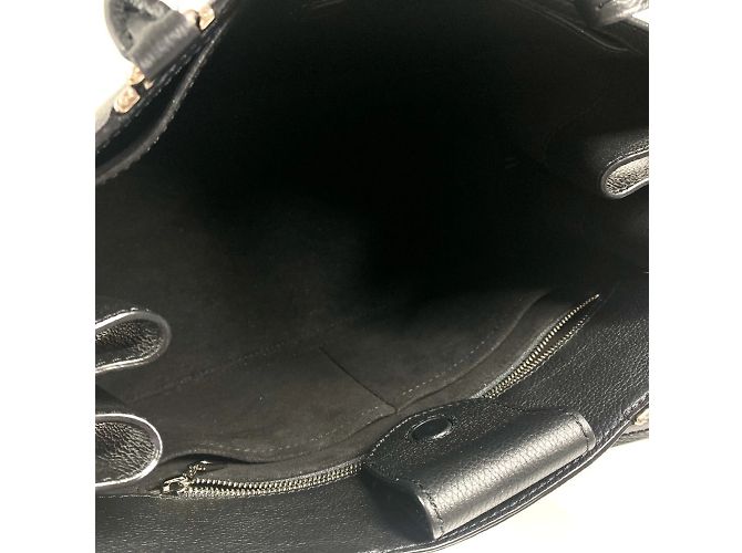 Borsa Logo Rock Me Day M53730 di Louis Vuitton Nero - vista 10