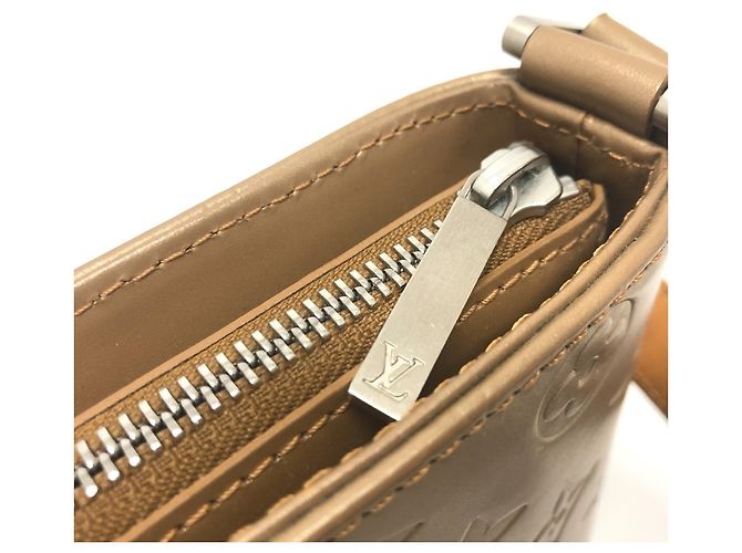 Borsa a spalla Alston in Monogramma Matte Louis Vuitton Beige - vista 15