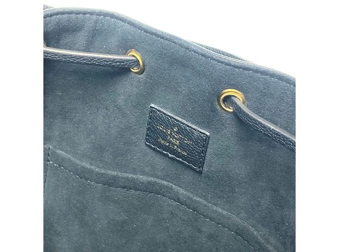 Borsa a secchiello con cordino Lock Me Bucket NV di Louis Vuitton Nero - vista 13