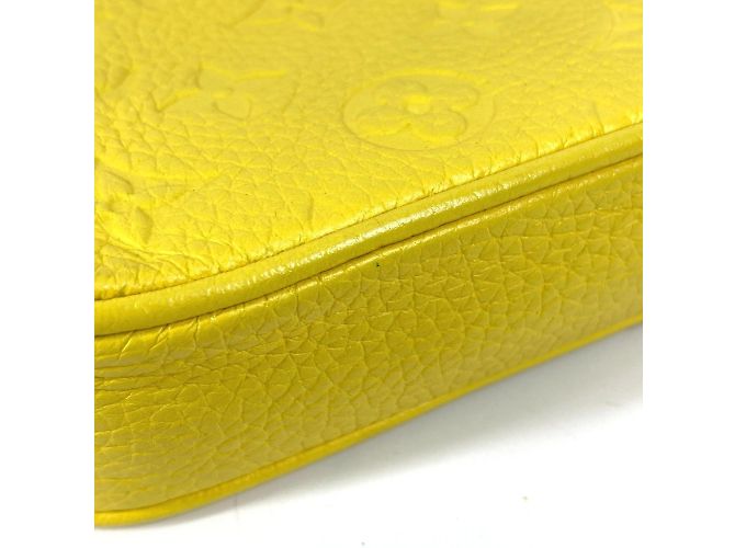 Pochette Volga en Monogram Empreinte de Louis Vuitton Jaune - vue 15