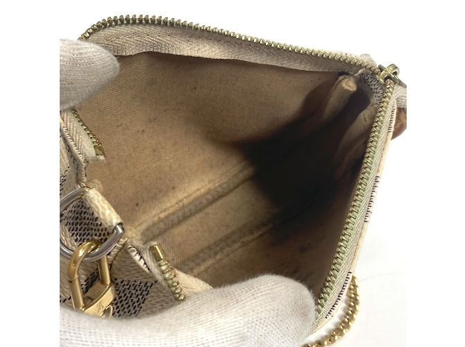 Mini Pochette Accessoires Damier Azur di Louis Vuitton Bianco - vista 11