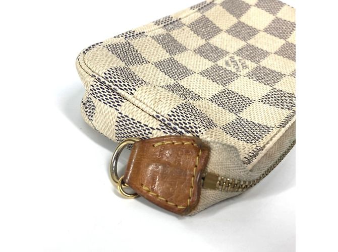 Mini Pochette Accessoires Damier Azur di Louis Vuitton Bianco - vista 6