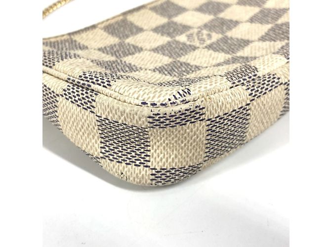 Mini Pochette Accessoires Damier Azur di Louis Vuitton Bianco - vista 9