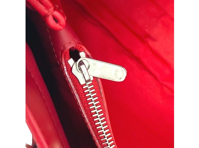 Borsa Tote Passy PM Epi di Louis Vuitton Rosso - vista 16