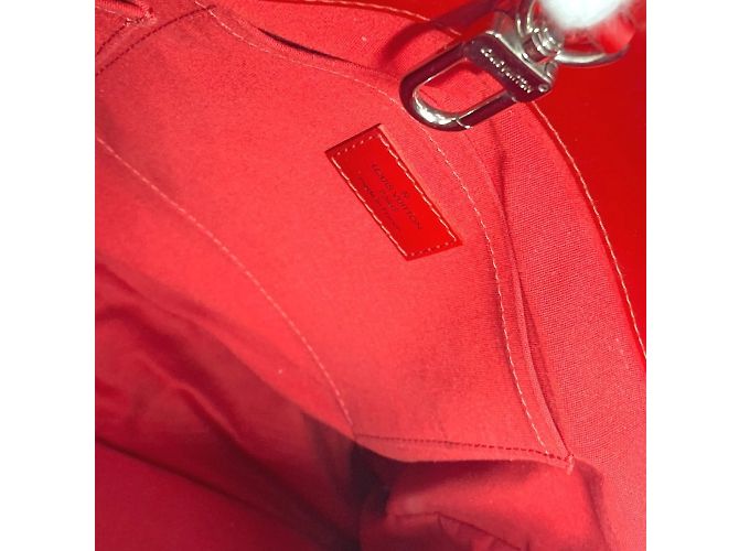 Borsa Tote Passy PM Epi di Louis Vuitton Rosso - vista 17