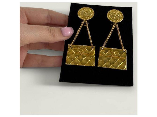 Orecchini vintage classici Chanel D'oro Gold hardware - vista 9