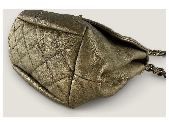 Borsa a flap in caviale Chanel D'oro Bronzo - vista 17