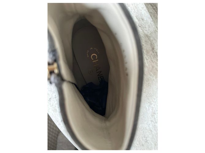 Botines de tacón Chanel en ante gris - vista 6