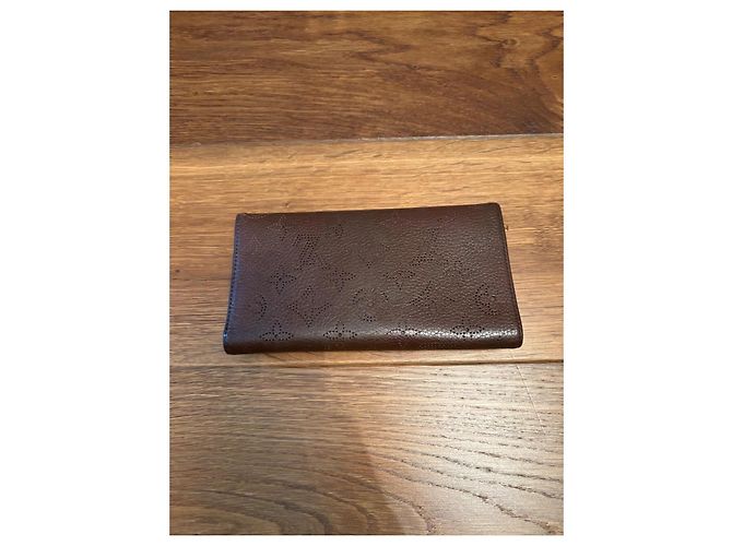 Carteira Mahina Amelia Louis Vuitton em couro marrom - vista 8