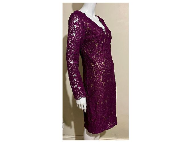 Vera Wang Spitzenkleid in Lila mit V-Ausschnitt - Ansicht 5