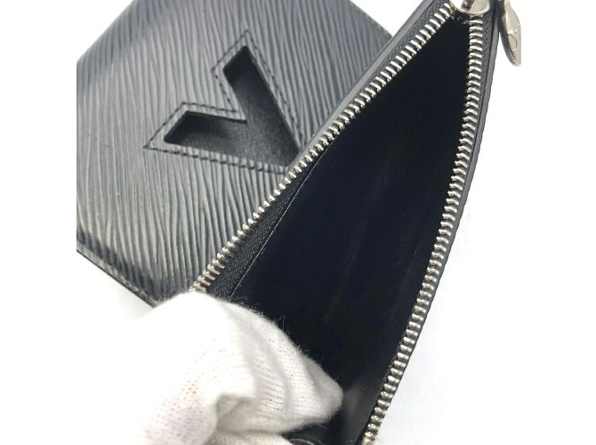 Cartera compacta Twist Epi Louis Vuitton Negro - vista 7