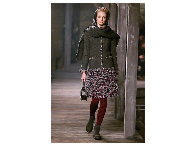 Chaqueta de tweed gris con botones Gripoix CC de Chanel París Edimburgo - vista 8