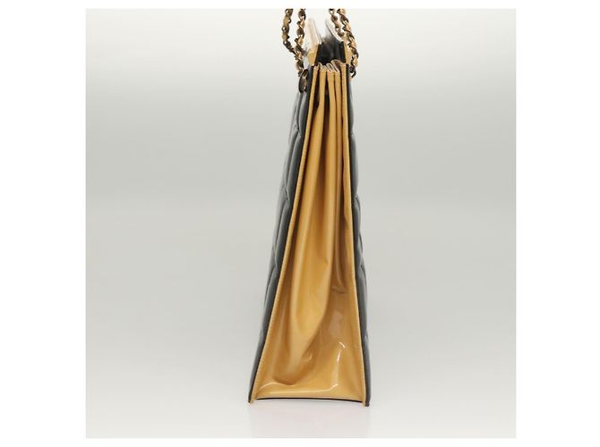 CHANEL Borsa a Spalla Choco Bar con Catena Pelle Verniciata Nera CC Auth 122608 Nero - vista 5