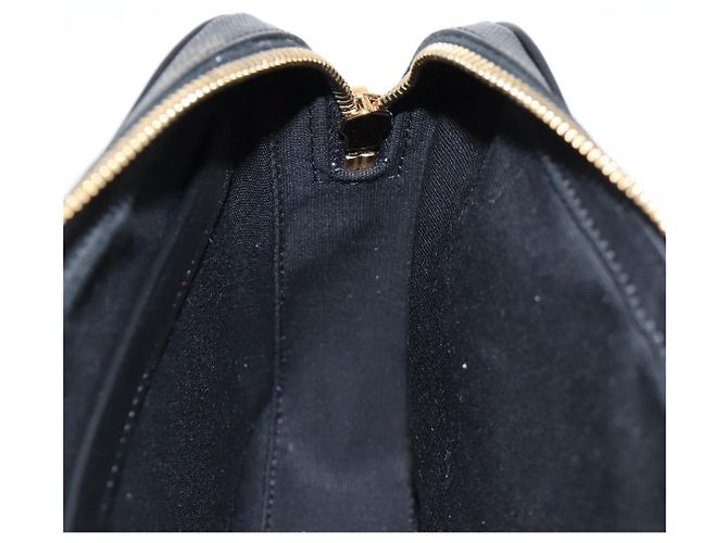 Céline Borsa a Spalla CELINE Triomphe in Pelle PVC Nera e Oro Auth nb463M Nero D'oro - vista 20