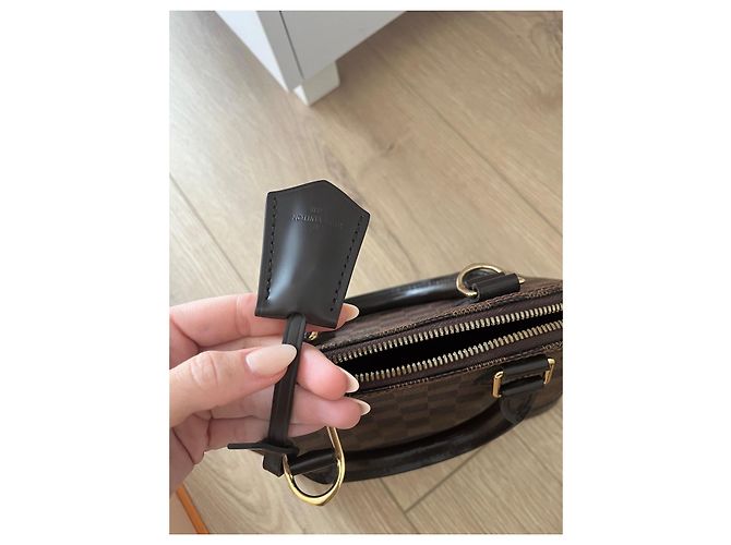 Borsa a mano Louis Vuitton Alma BB in pelle marrone - vista 13