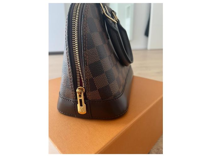 Borsa a mano Louis Vuitton Alma BB in pelle marrone - vista 5