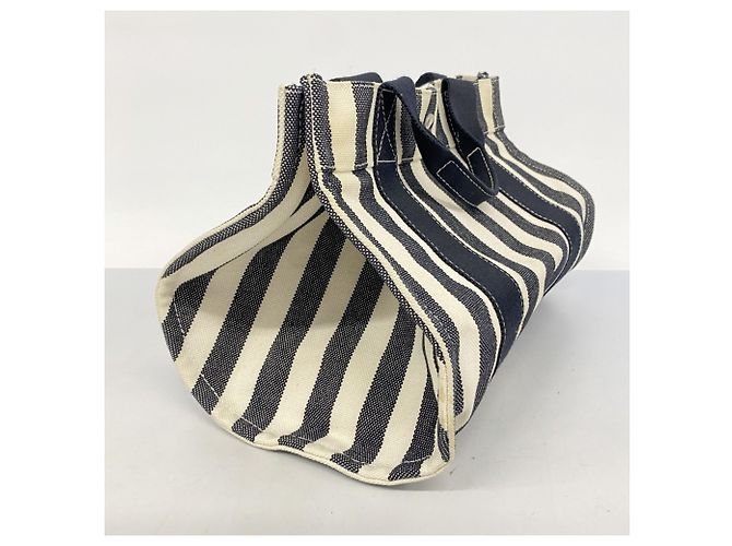 Hermès Hermes Handtasche Cannes PM aus Canvas Schwarz Weiß - Ansicht 2