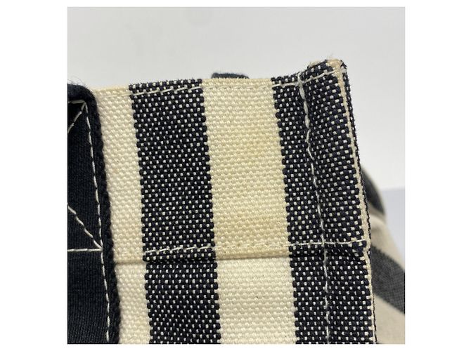 Hermès Hermes Handtasche Cannes PM aus Canvas Schwarz Weiß - Ansicht 8