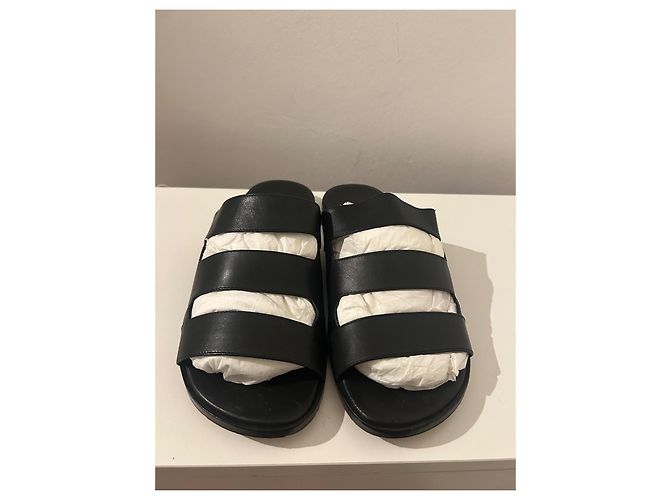 Sandali Hermès in pelle neri con 3 cinturini taglia 39 Nero - vista 2