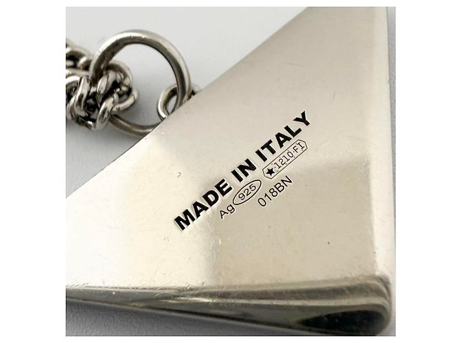 Pendente collana simbolo Prada per uomini e donne - vista 7