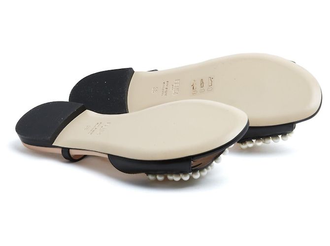 Sandali Fendi Perle FR38 Pelle Nera Sandali piatti con Perle Eleganti UK5 US7.5 Nuovi Nero - vista 4