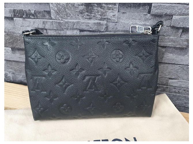 Louis Vuitton Uniforme Pallas BB Nero - vista 2