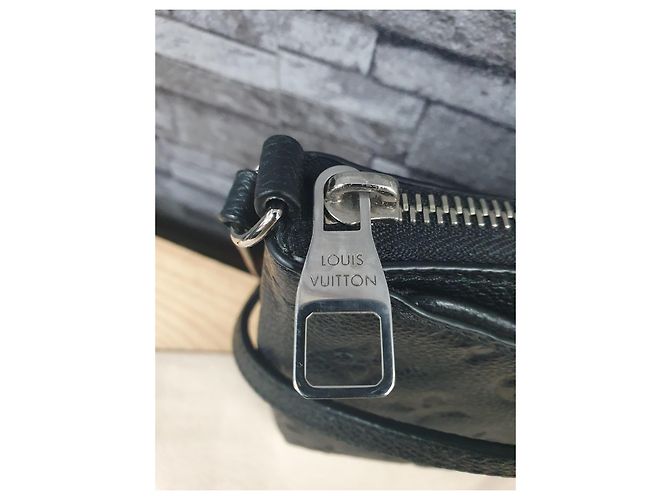 Louis Vuitton Uniforme Pallas BB Nero - vista 3