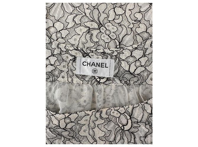 Chanel top semi-trasparente in pizzo bianco e nero Bianco sporco Silver hardware - vista 8