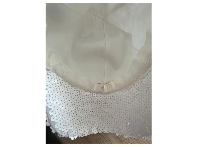 Chanel Cap mit weißen Pailletten - Ansicht 9