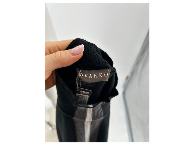 Autre Marque VAKKO Rollkragenpullover Schwarz mit zweifarbigen Streifen - Ansicht 5