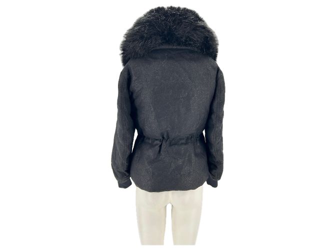 Moncler giacca corta nera con collo in pelliccia Nero - vista 2