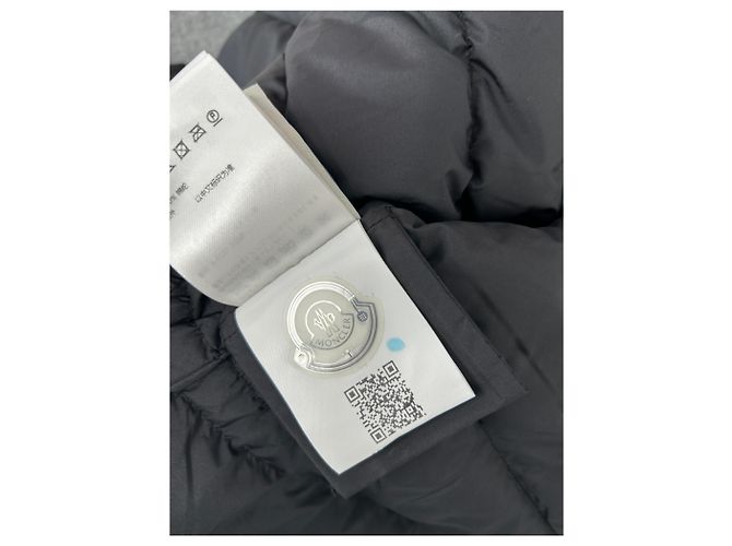 Moncler giacca corta nera con collo in pelliccia Nero - vista 7
