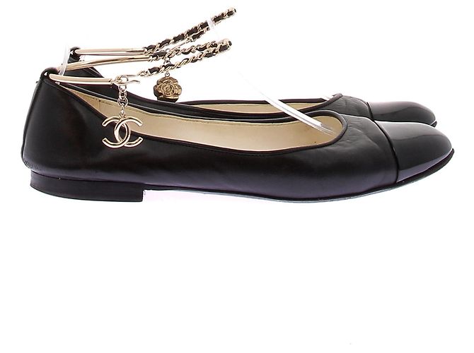 Chanel Bailarinas de cuero negro con cadena de tobillo dorada - vista 2