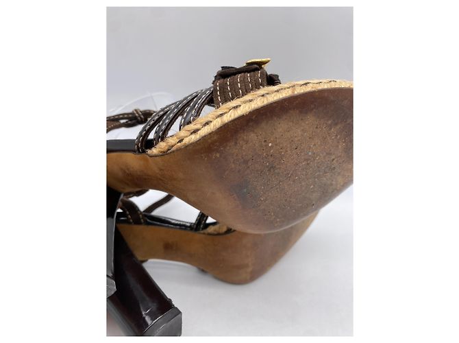 Louis Vuitton Absatzsandalen mit Charms Braun Leder 36 - Ansicht 5
