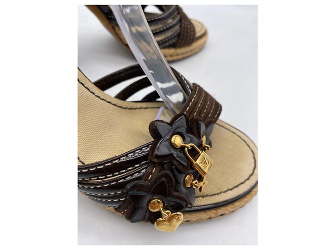 Louis Vuitton Absatzsandalen mit Charms Braun Leder 36 - Ansicht 6