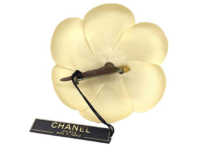 Spilla Corsage Camelia Chanel Bianco Crudo - vista 2