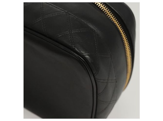 CHANEL Vanity Pouch Pelle Nera Oro CC Auth 122610 Nero D'oro - vista 16