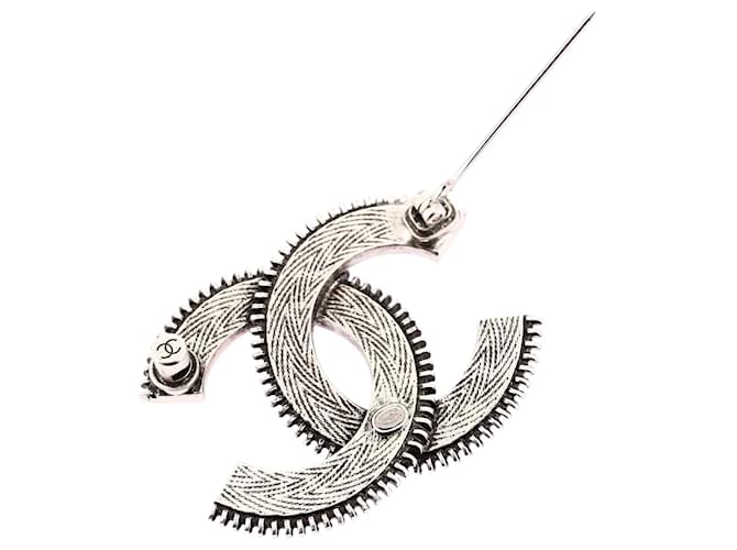 Spilla Chanel Doppia CC Argento - vista 3