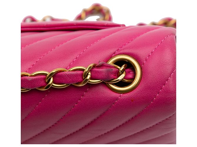Chanel Mini Retangular Rosa Clássico Chevron em Couro de Cordeiro com Aba Única - vista 9