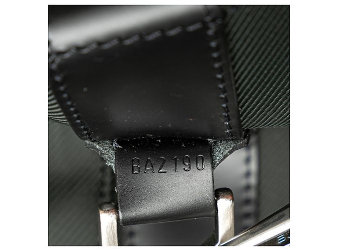 Gibeciere Borsa Gibecière Taiga Nera Louis Vuitton Nero - vista 10