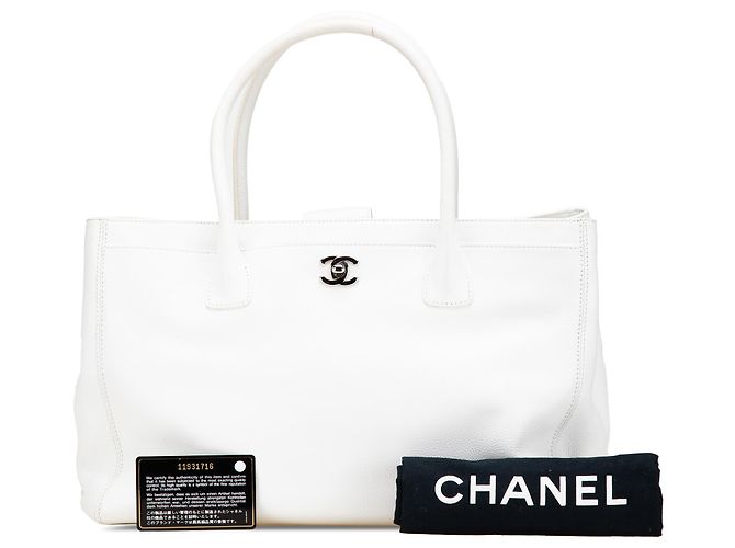 Executive Chanel Bianco Medio Borsa Esecutiva in Pelle di Vitello - vista 12