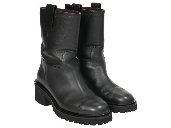 Timeless Chanel 2020 Interlocking CC Logo Moto Boots in Black Leather - view 4