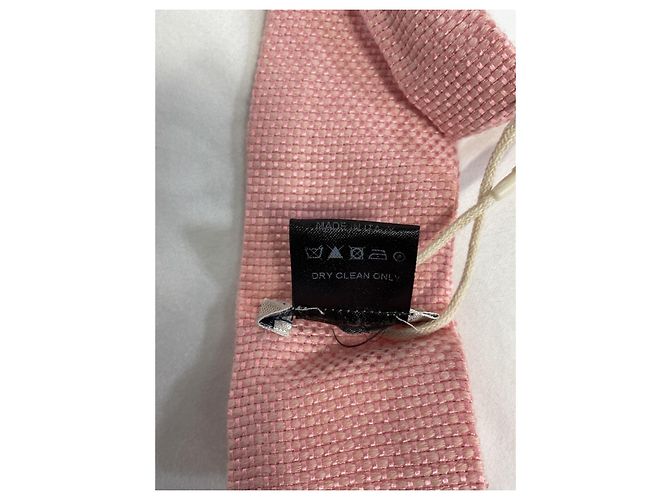 Cravate texturée en soie rose d'Acne Studios - vue 10
