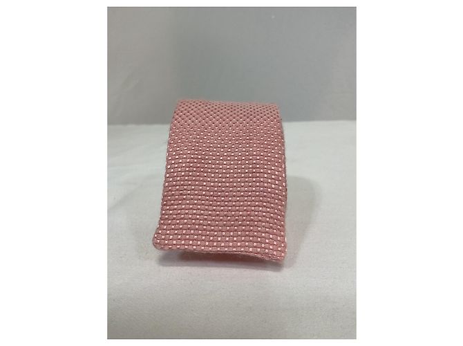 Cravate texturée en soie rose d'Acne Studios - vue 7